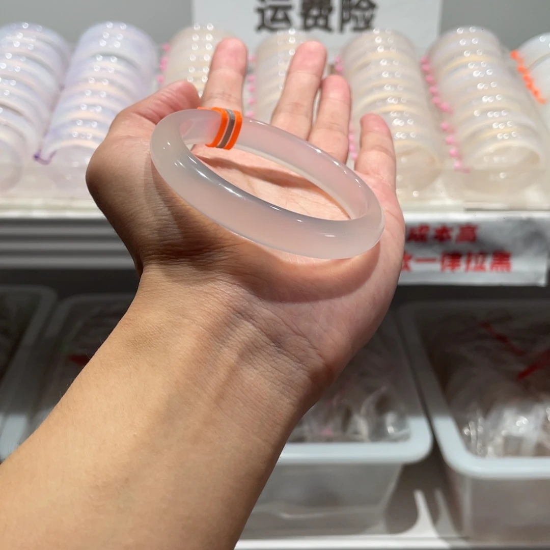 玛瑙/玉髓手镯未镶嵌x**o58