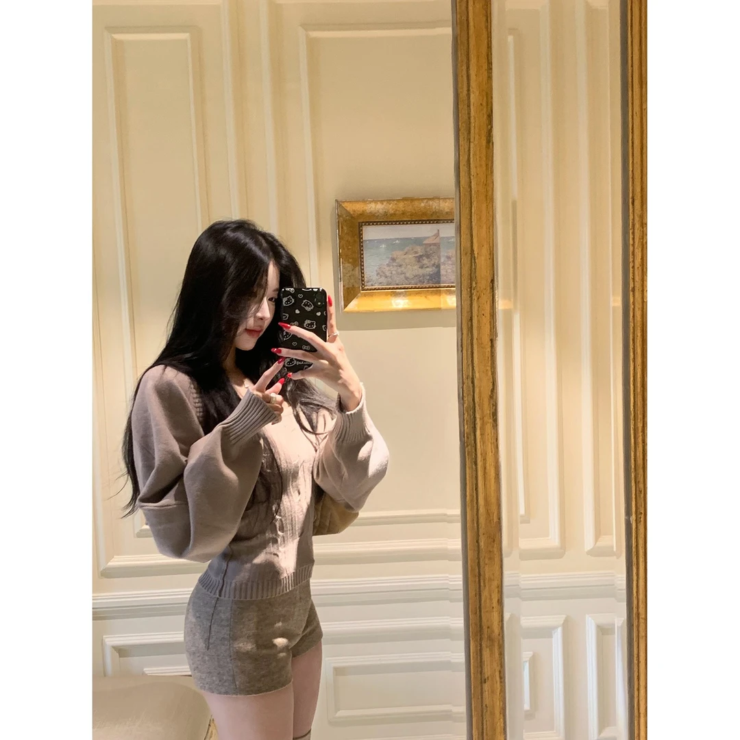 【Fart Shop】摩卡慕斯 灯笼袖绞花吊带背心开衫针织两件套