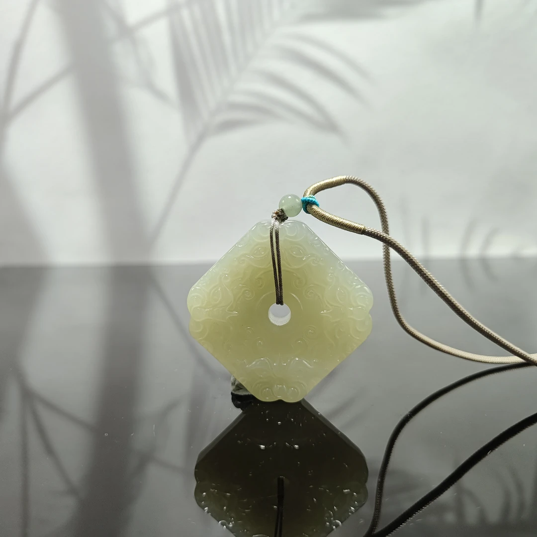 E和田玉四方兽吊坠0389