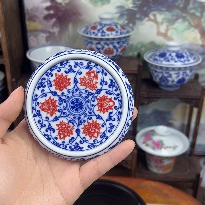 杯子缠枝莲釉里红盖置