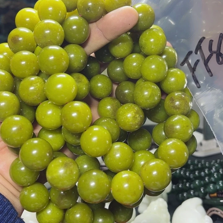 蛇纹石玉项链未镶嵌德****！