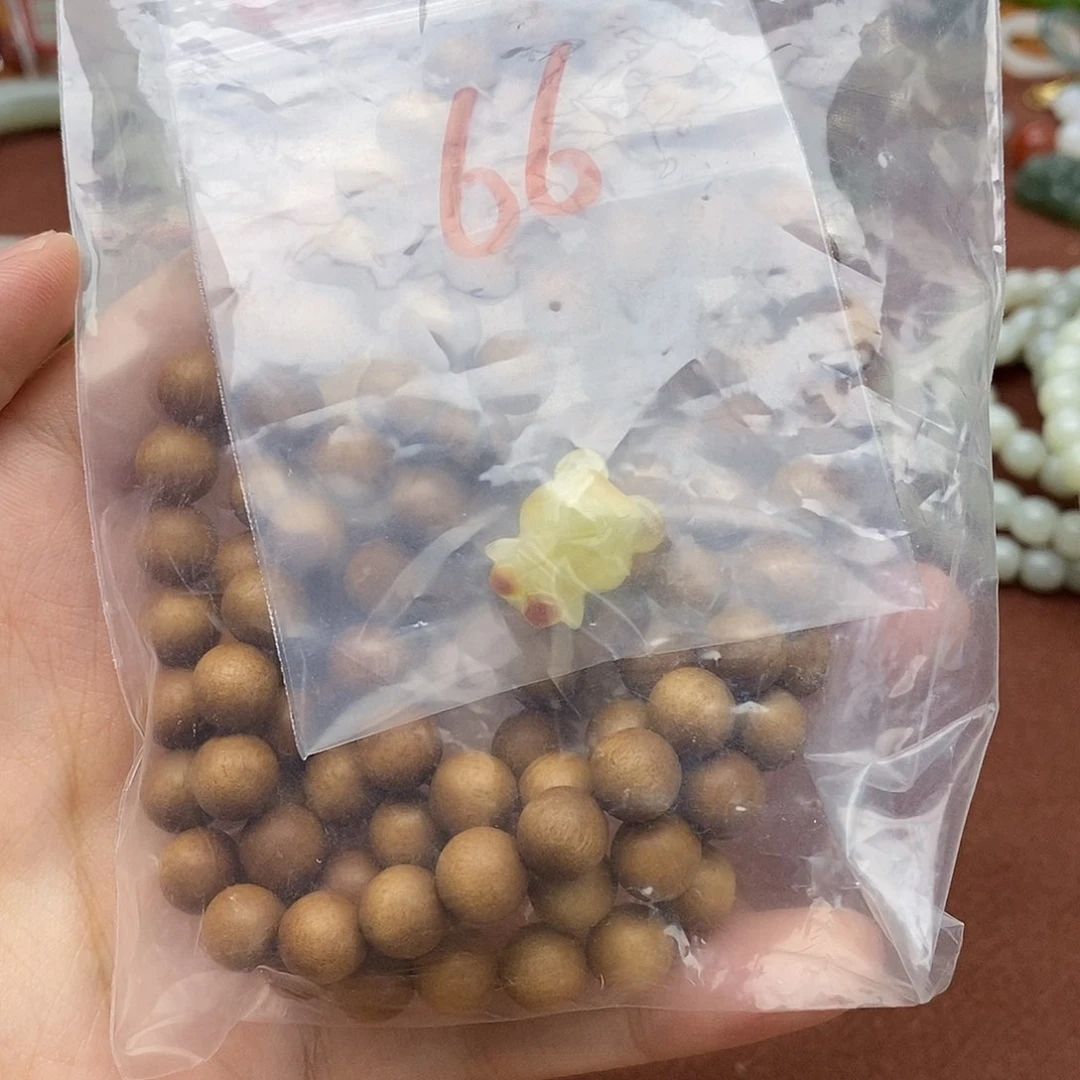 和田玉未镶嵌颈饰惊**声