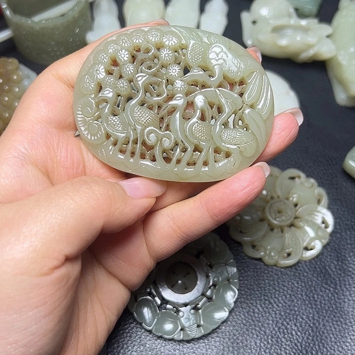 和田玉未镶嵌颈饰