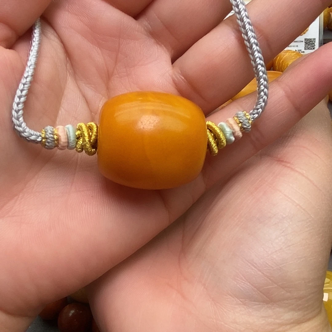 蜜蜡未镶嵌珠宝奇石