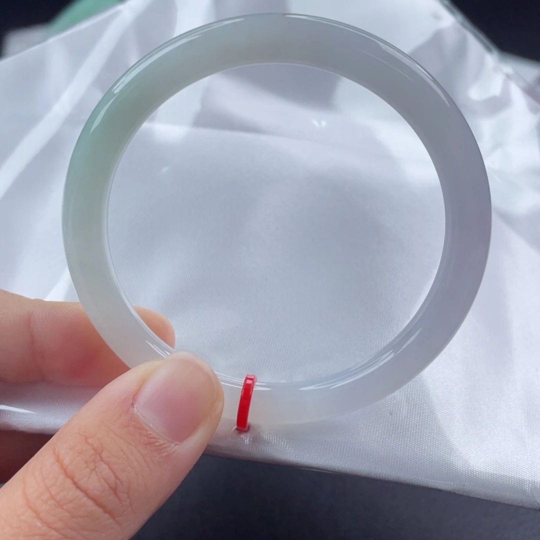 翡翠手镯（圆镯）未镶嵌53-54圈