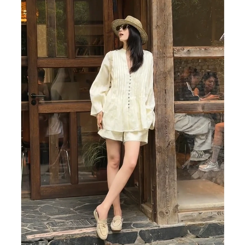 法式高端亚麻时尚套装2025新款夏季松弛感宽松压褶衬衫短裤两件套
