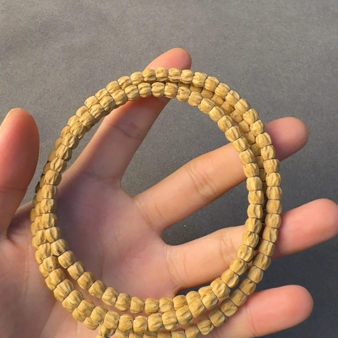 咋***‍柏香籽/百香籽吊坠