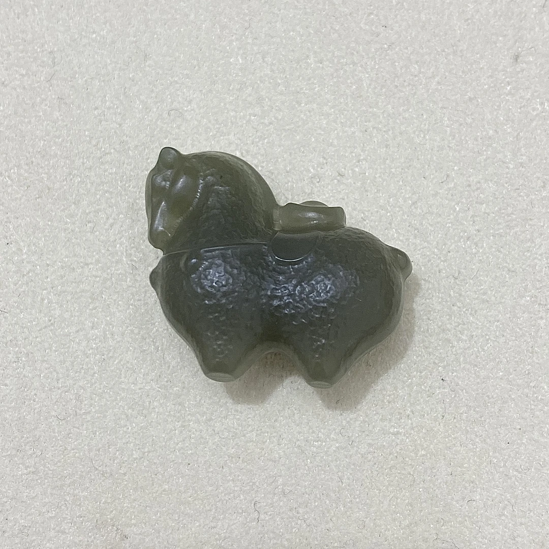 和田玉湖水绿小马挂件