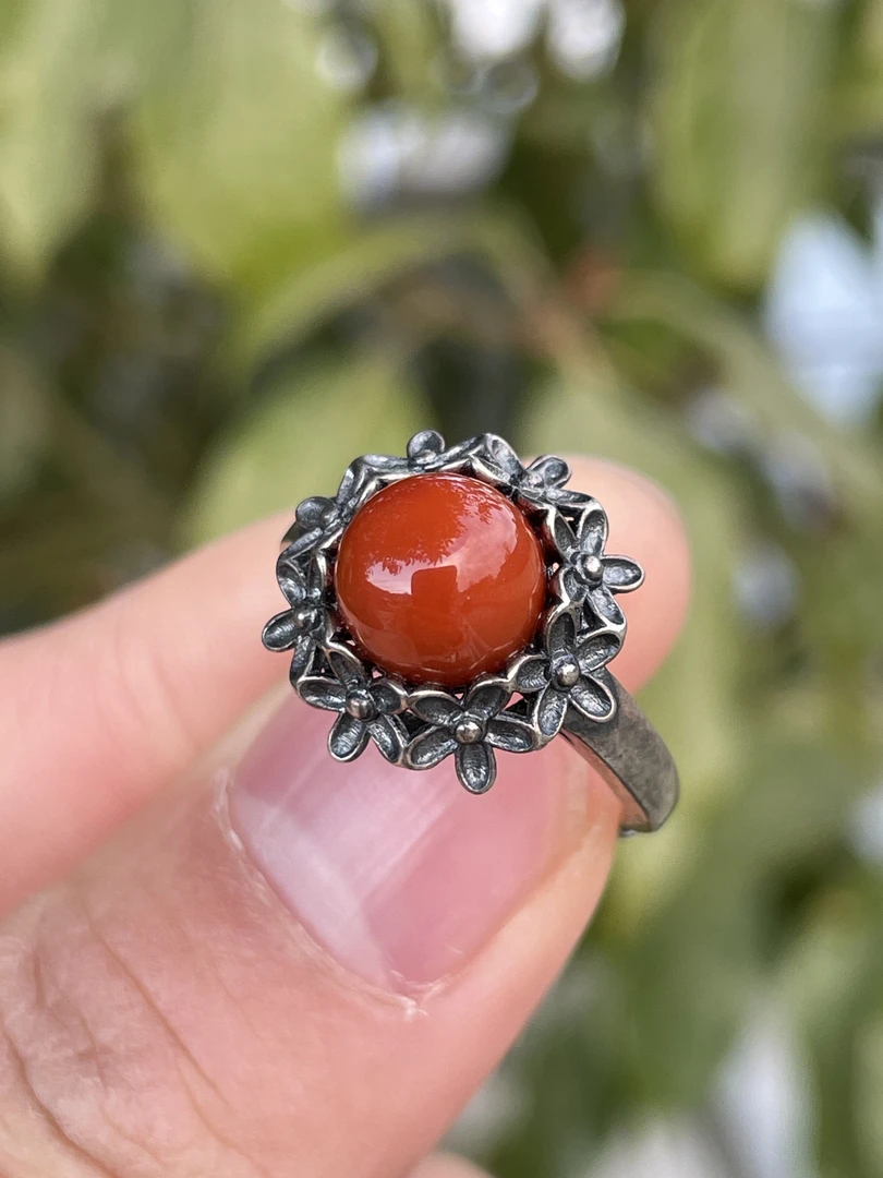 精品南红玛瑙女士戒指925银活口镶嵌颜色红润满肉柿子红尺寸7.8mm