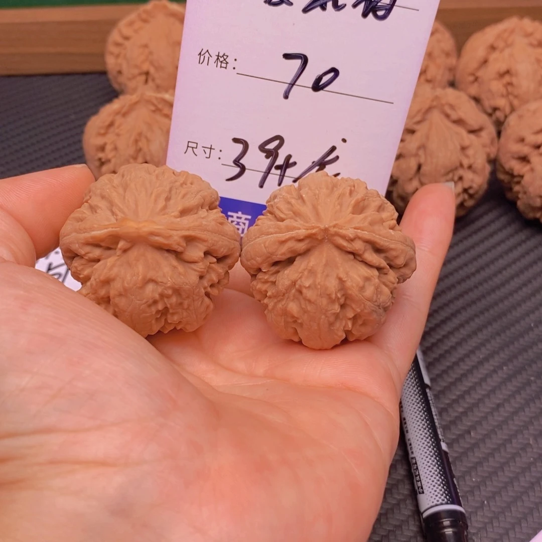 爱***3文玩核桃霸王龙核桃