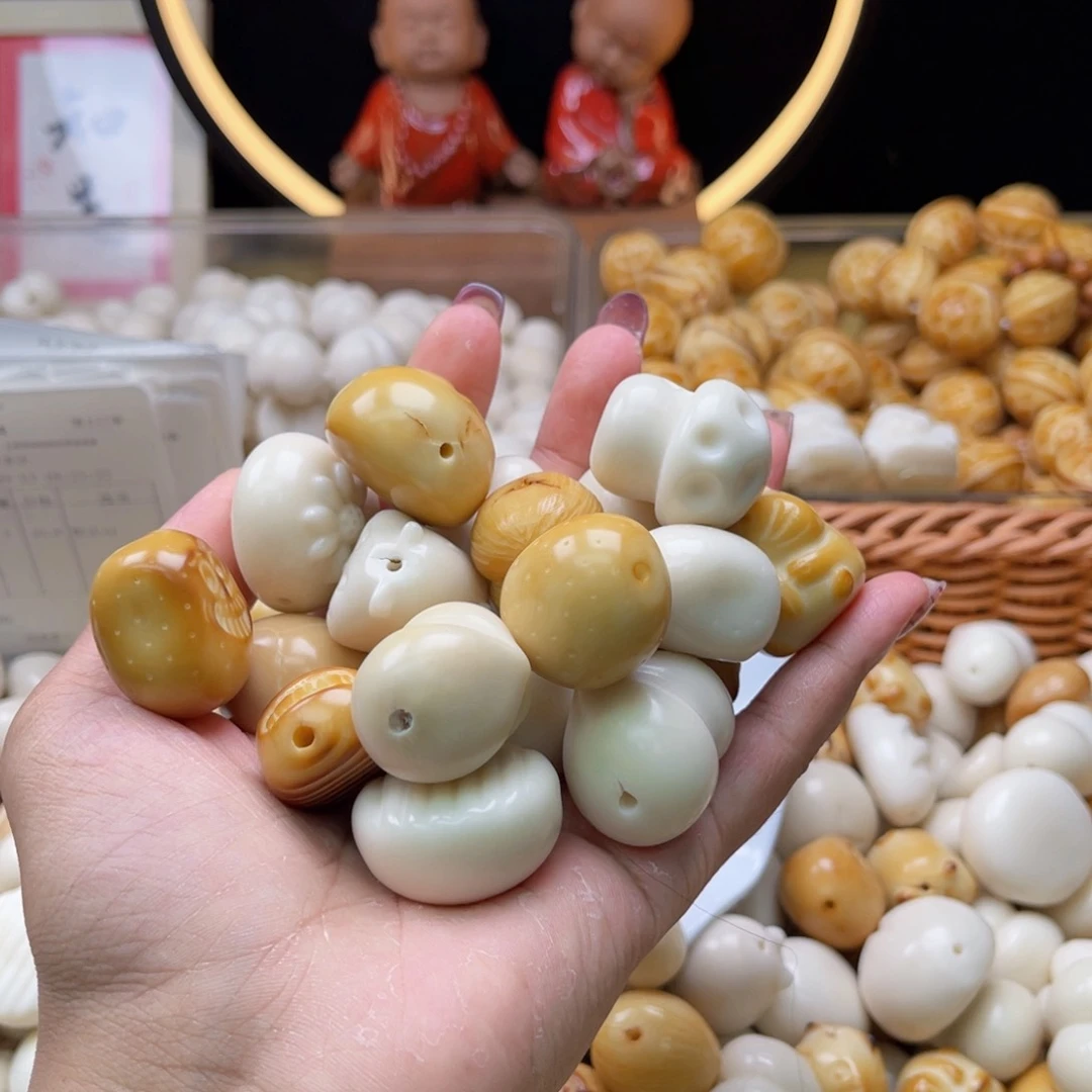 吊坠白玉菩提B25-35mm/3颗 象牙果 大杂烩微瑕