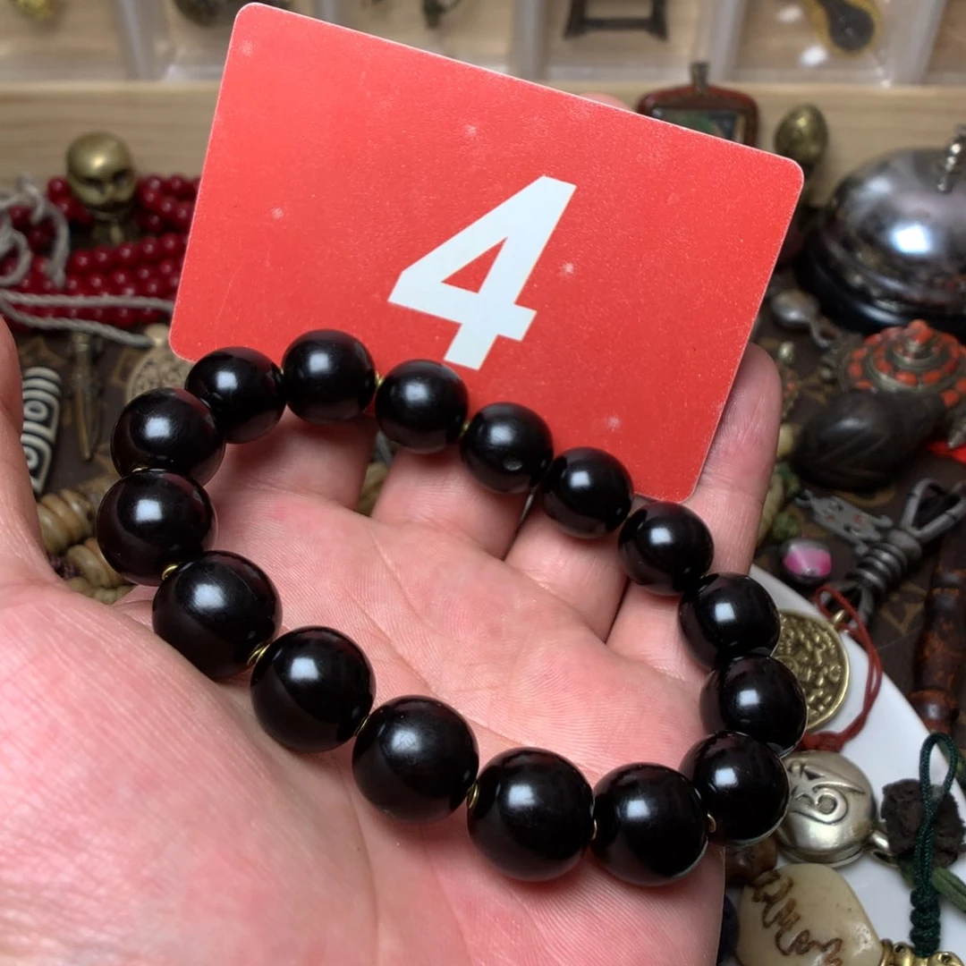 桃核吊坠S****徒………………………………