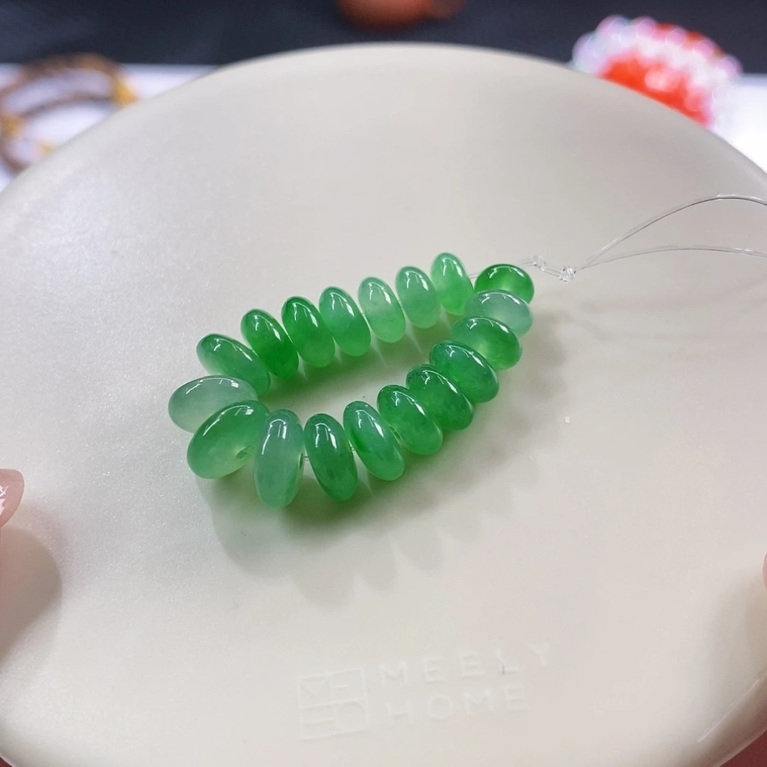 裸石翡翠一手鼓珠