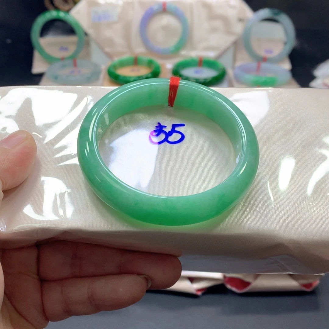 翡翠未镶嵌手镯55圈口