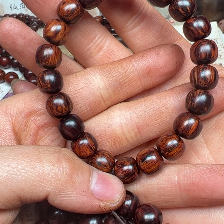 藤类海南红降10老型黑金底天花板