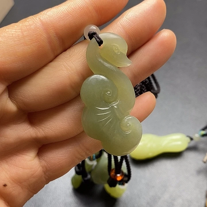 颈饰未镶嵌和田玉