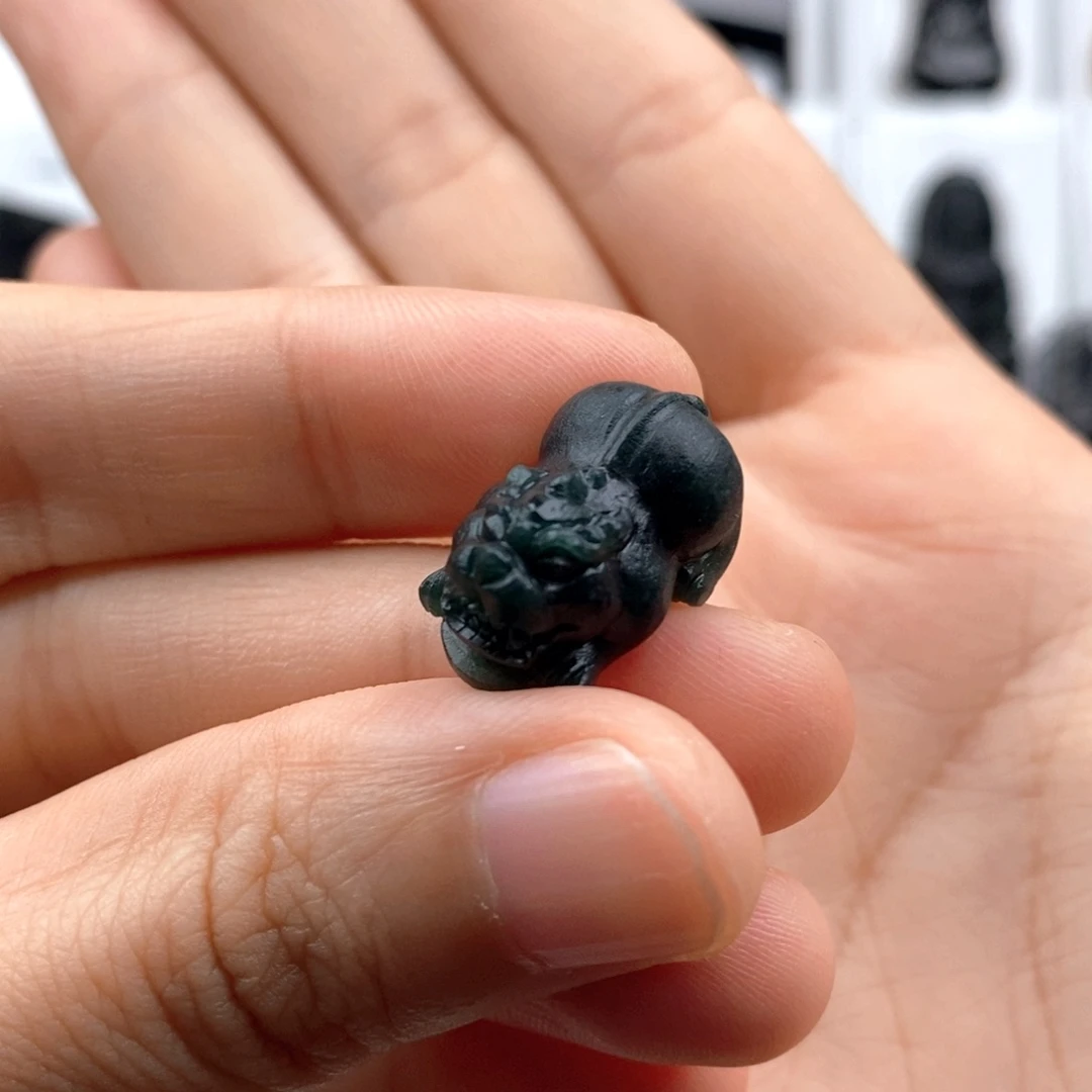 颈饰未镶嵌翡翠貔貅