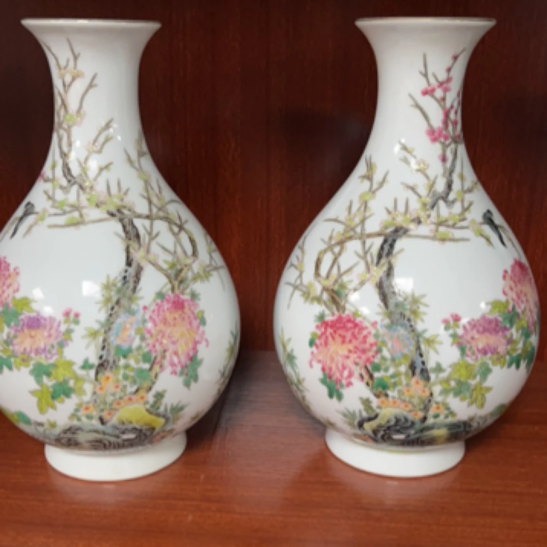 菊花花卉对瓶手绘