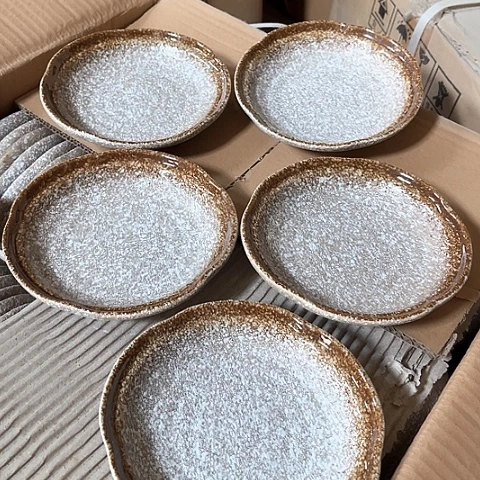 微瑕，不能明火，口径14高度2，5个碟子