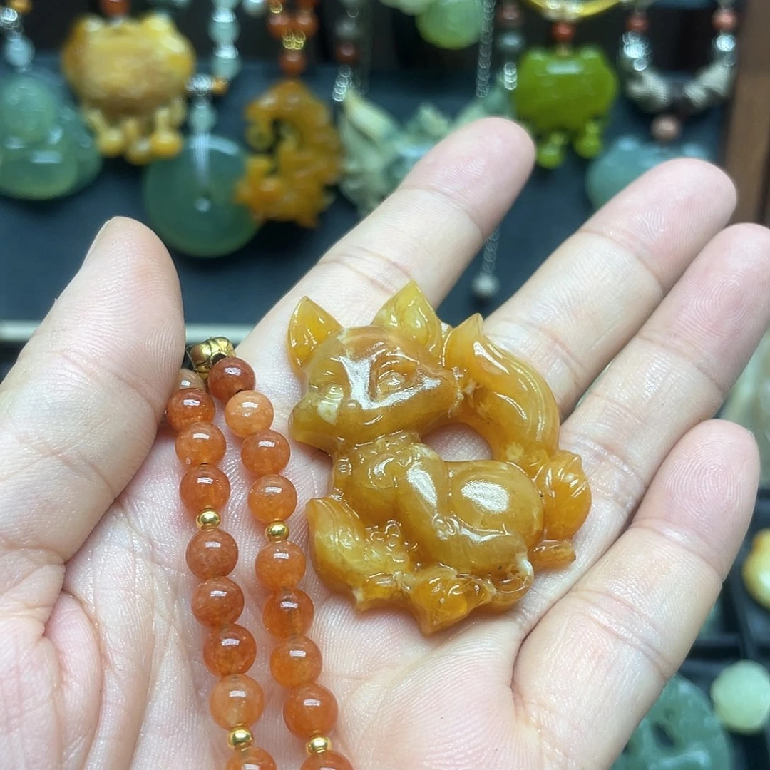 蛇纹石玉未镶嵌颈饰