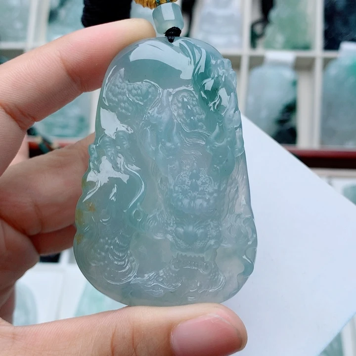 翡翠未镶嵌颈饰刂****廋