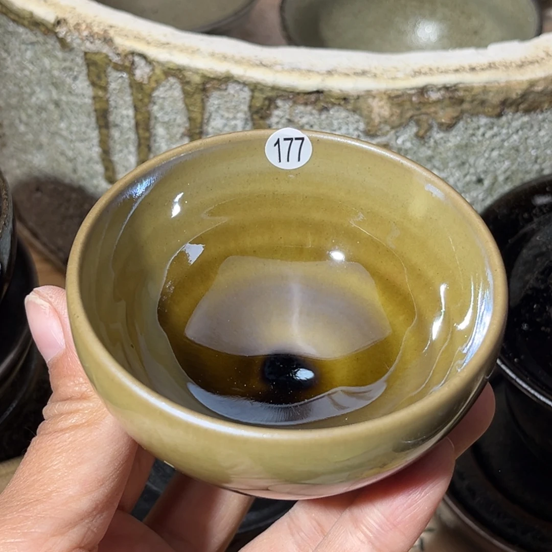 茶盏义兴龙窑坚持真柴烧