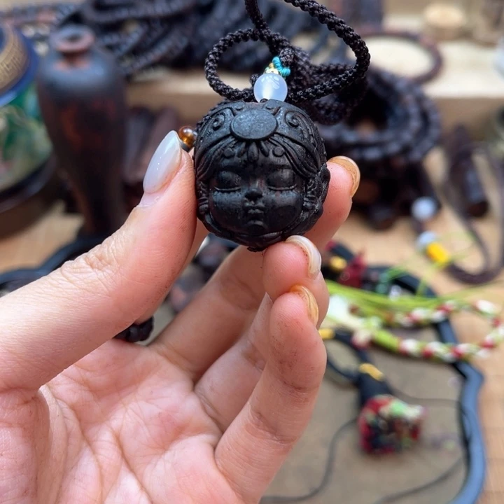 降真香其他2.5扎基拉姆圆珠雕刻件