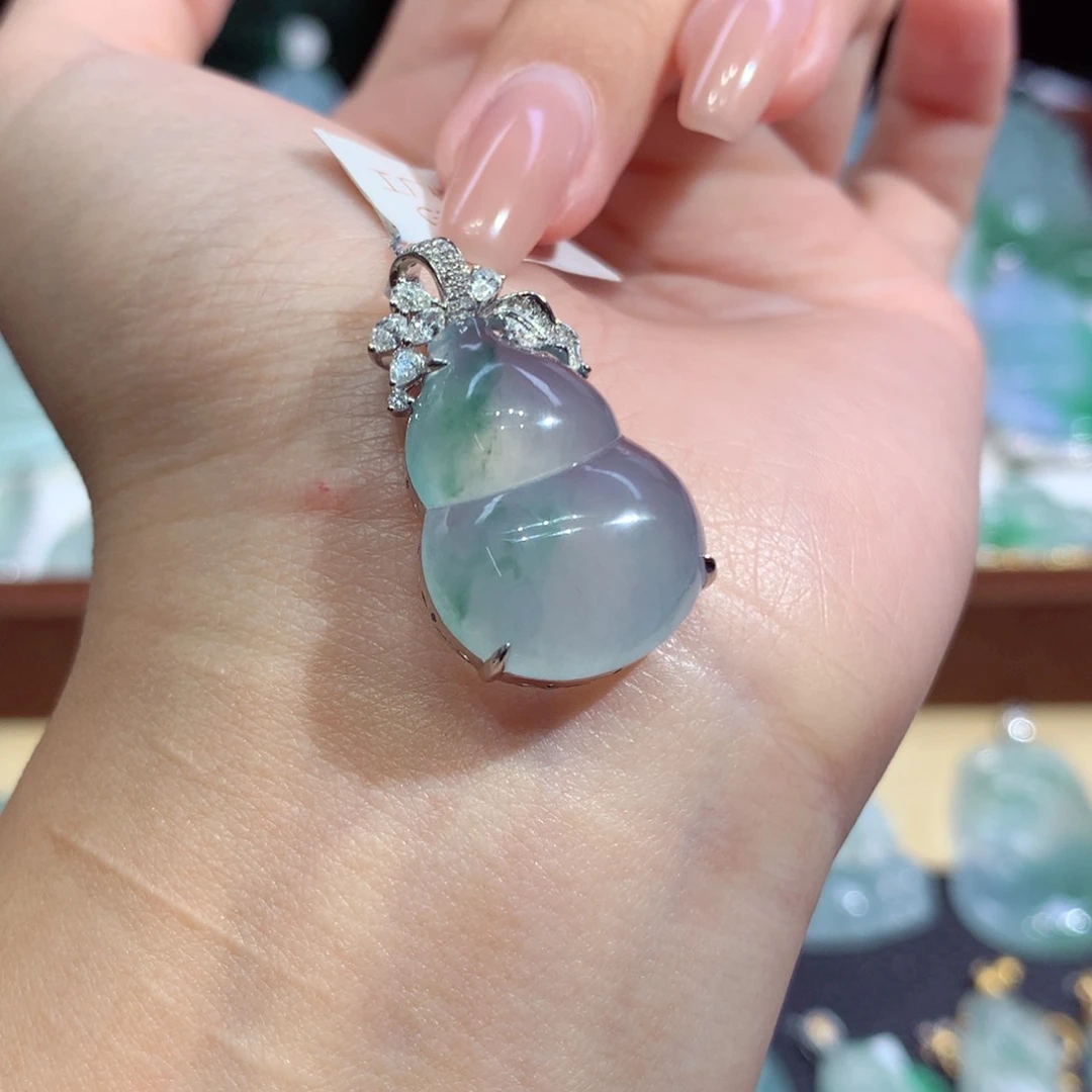 吊坠(不含链)18K金镶嵌翡翠