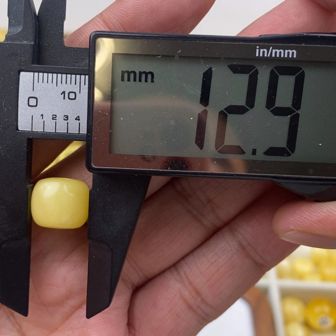 未镶嵌琥珀裸石猫****）蜜蜡老型