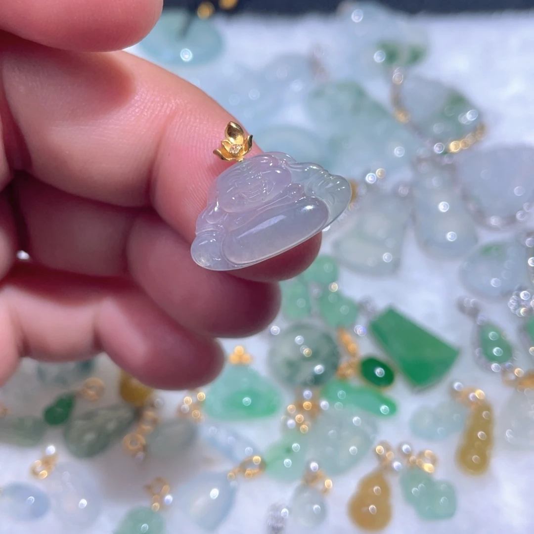 翡翠18K金镶嵌颈饰