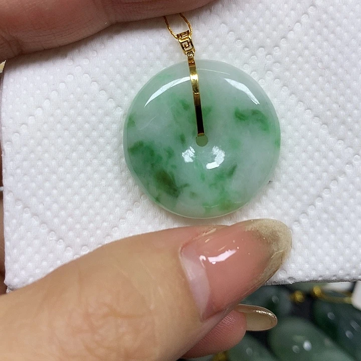 翡翠18K金镶嵌颈饰挂件