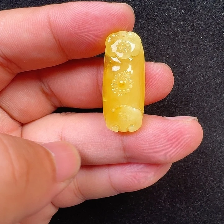 蜜蜡未镶嵌珠宝奇石