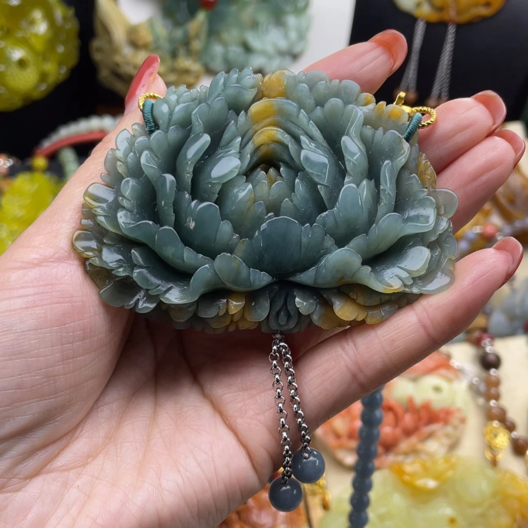 未镶嵌蛇纹石玉颈饰