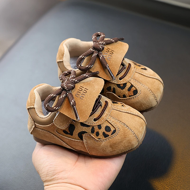 婴儿鞋子秋冬季棉鞋软底豹纹学步鞋女宝宝阿甘鞋小童板鞋男运动鞋