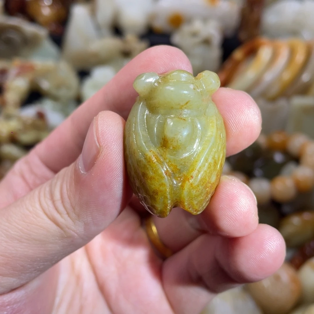 和田玉未镶嵌把件