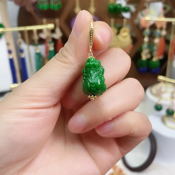 石英质玉耳钉合金