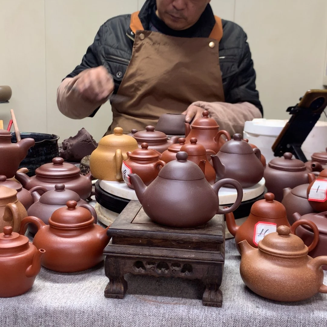 紫泥茶壶梨形130 C左右半手工制作