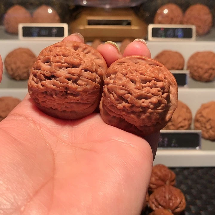 飞***扈文玩核桃把件莲花