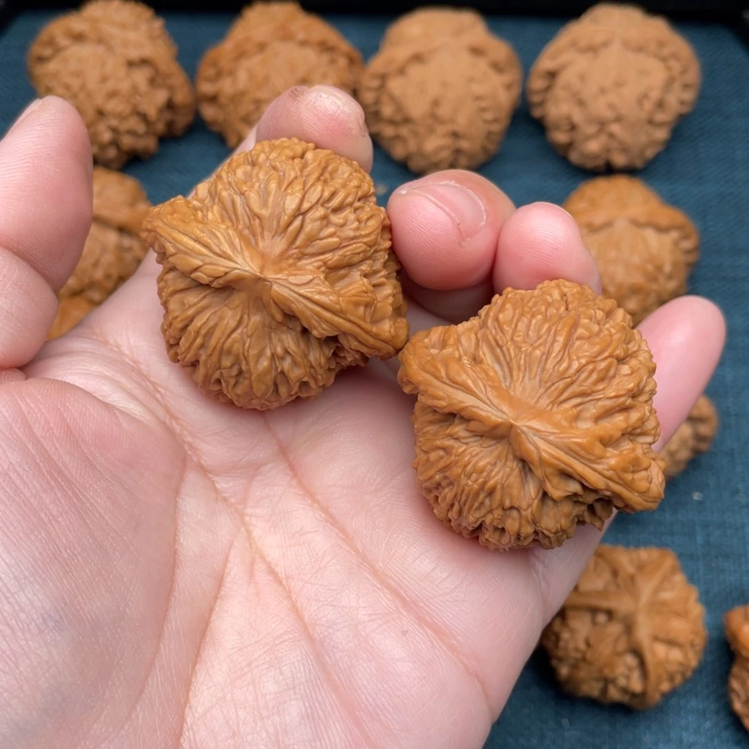 文玩核桃把件全品粗棱球疆42