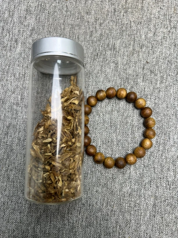 沉香A001沉香原材料瓶多样性发一（1.0圆珠单圈）