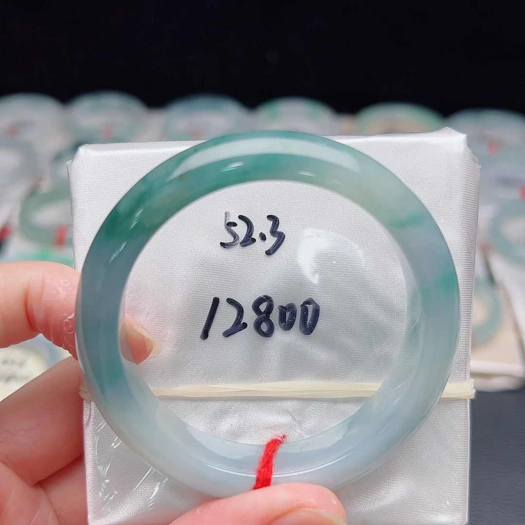 翡翠未镶嵌手镯A货