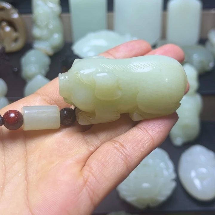 和田玉未镶嵌颈饰