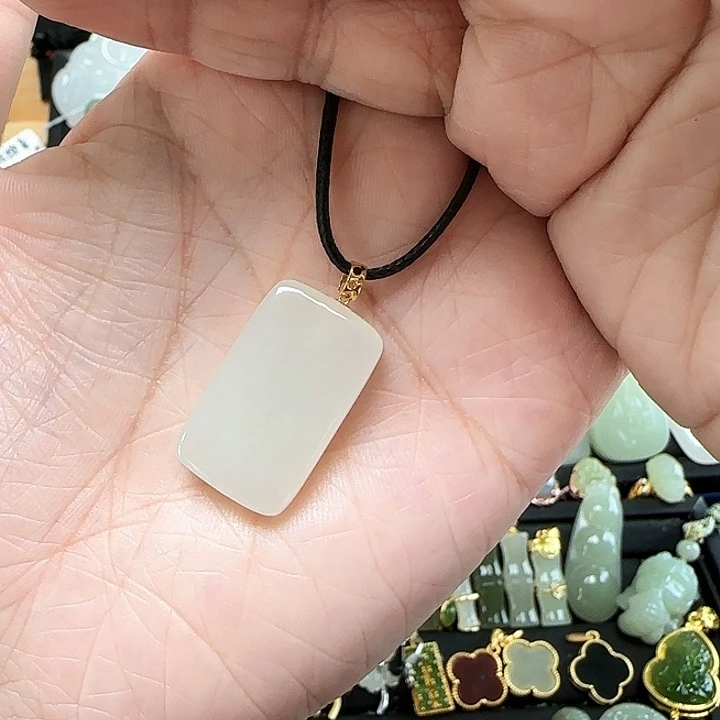 和田玉18K金镶嵌吊坠(不含链)终**生