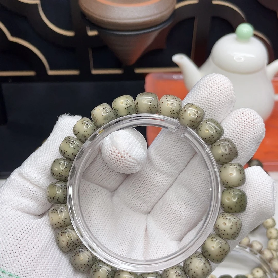 星月菩提吊坠04。10/9绿冰通体留白