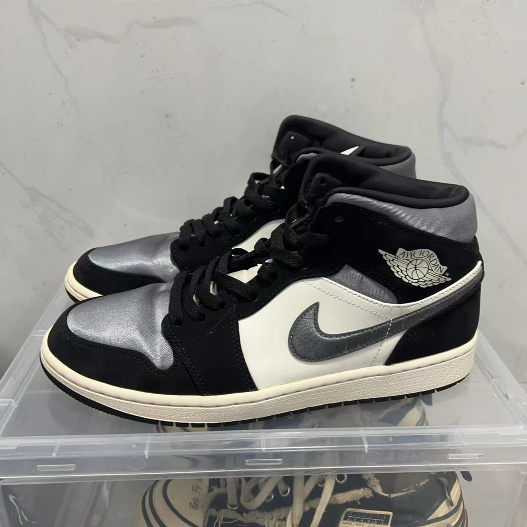 Nike AJ1 丝绸伯爵 44码休闲鞋