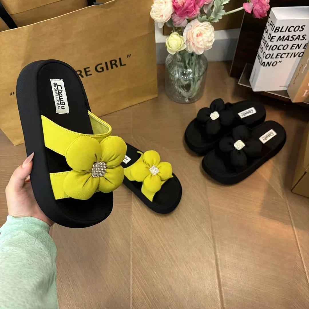 2025年夏季时尚韩版爆款百搭高颜值舒适轻便大花朵厚底网红凉拖鞋