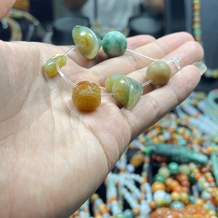 義***天翡翠未镶嵌颈饰手串