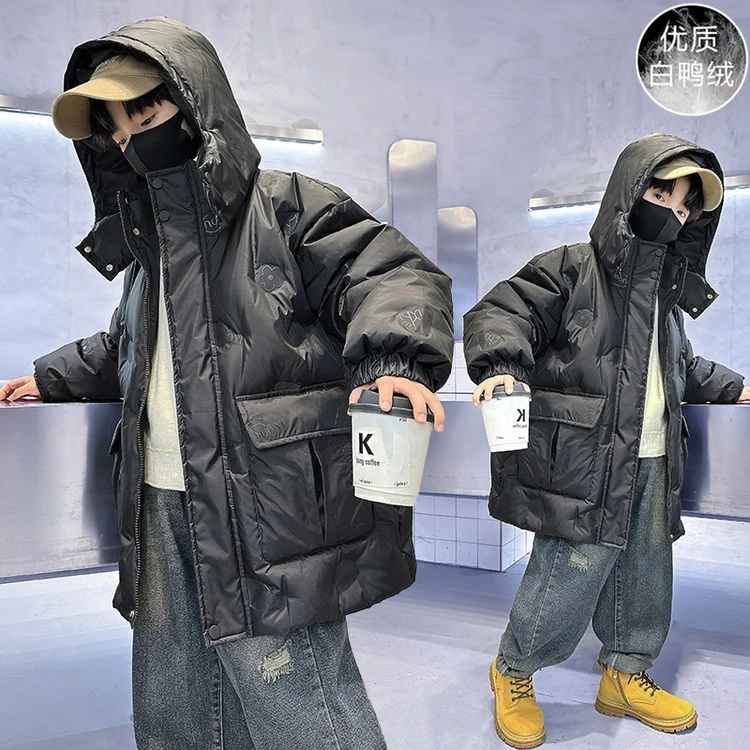 男大童冬季帅气加厚工装连帽羽绒服2024新款儿童冬装防寒韩版外套