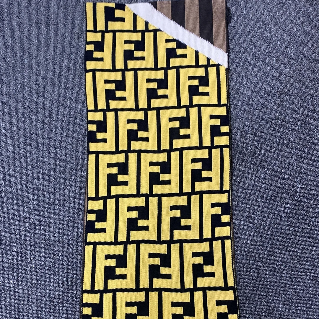99新 FENDI/芬迪 双F满印拼接围巾/99新/52044