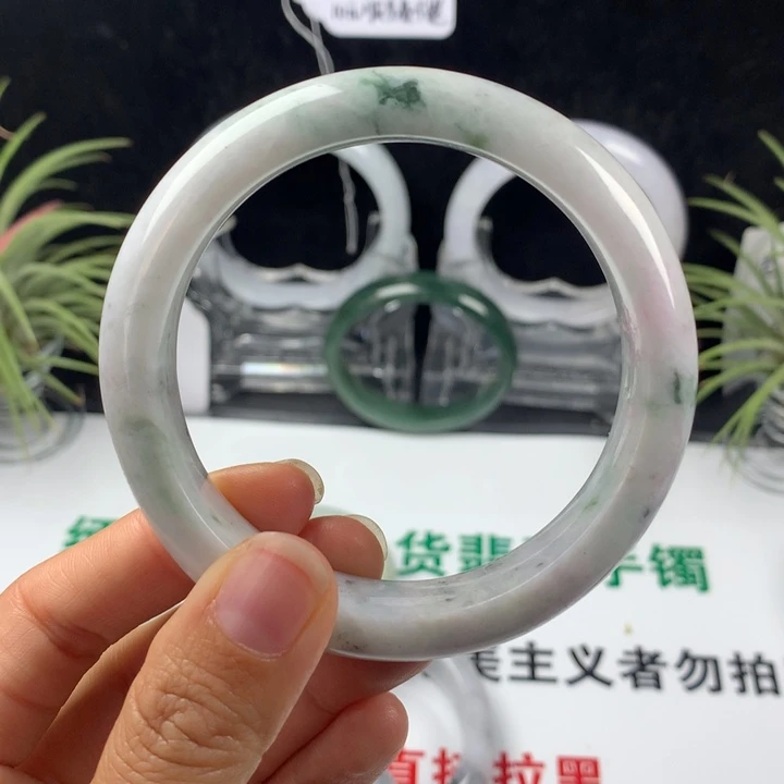 翡翠未镶嵌手镯72号。58圈